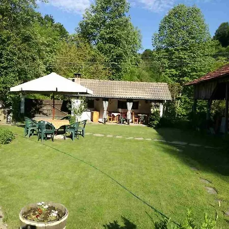 Вила Маришница Aprilți